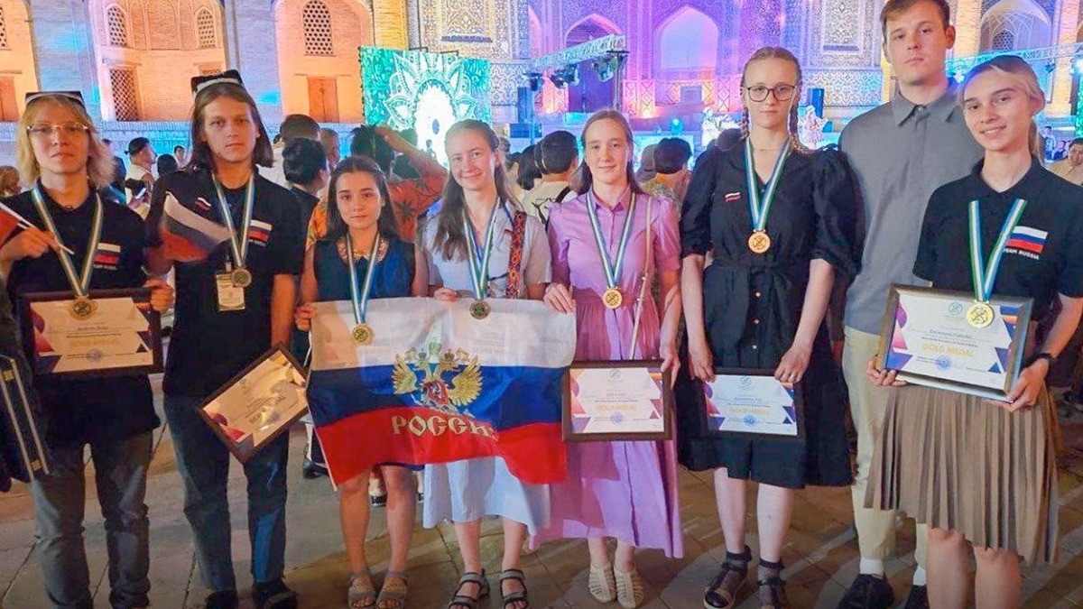 Собянин: Москвичи взяли четыре медали на международной олимпиаде по биологии