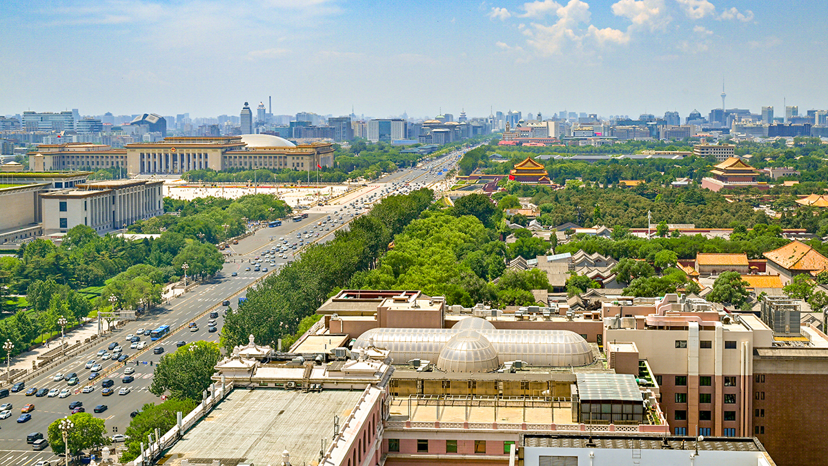 Роботы-гуманоиды «Молния» побили рекорд человека на полумарафоне в Пекине