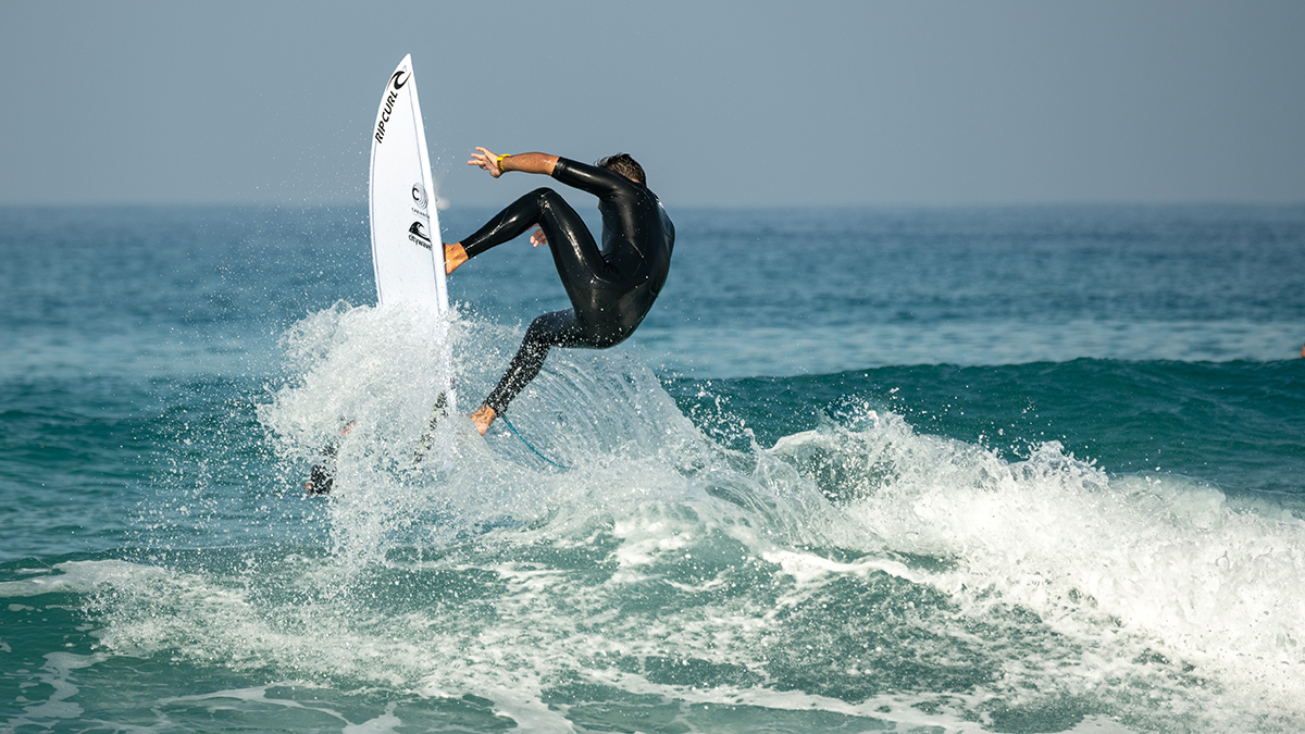 Рыба-меч пронзила сердце итальянской серферши
