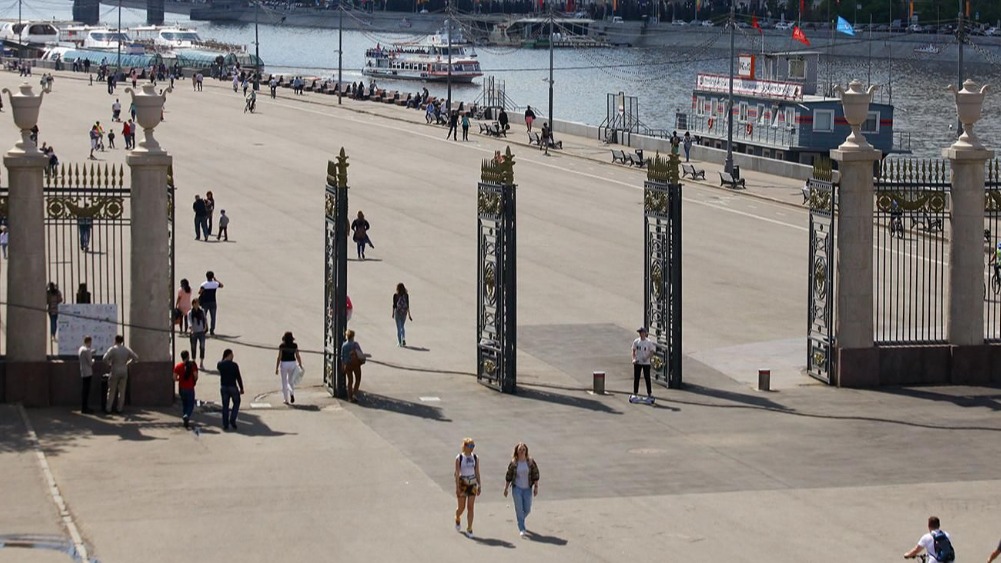 Началась подготовка к реставрации исторической ограды Парка Горького