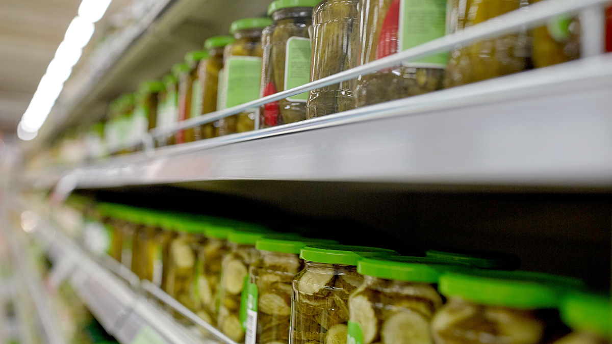 Роскачество посоветовало начать закупать к Новому году продукты долгого хранения