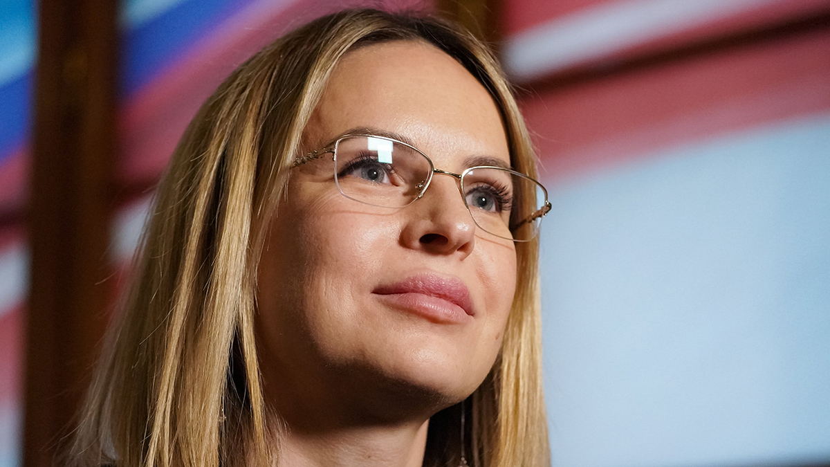 Директор Московского зоопарка Светлана Акулова открыла выставку «Звери и птицы в современном искусстве»