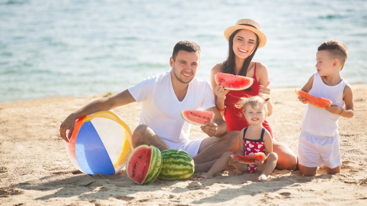 «Борются за каждого гостя»: что ждет туристов на южных курортах России летом