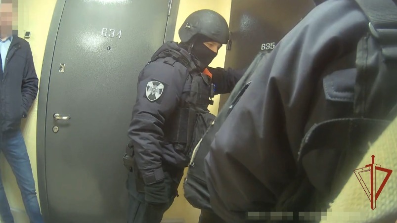 Руководители московской клиники выдавали поддельные справки иностранцам