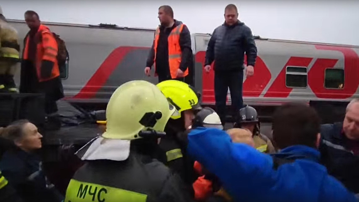 Отец погибшей в Коми Арины выкупил для нее целое купе