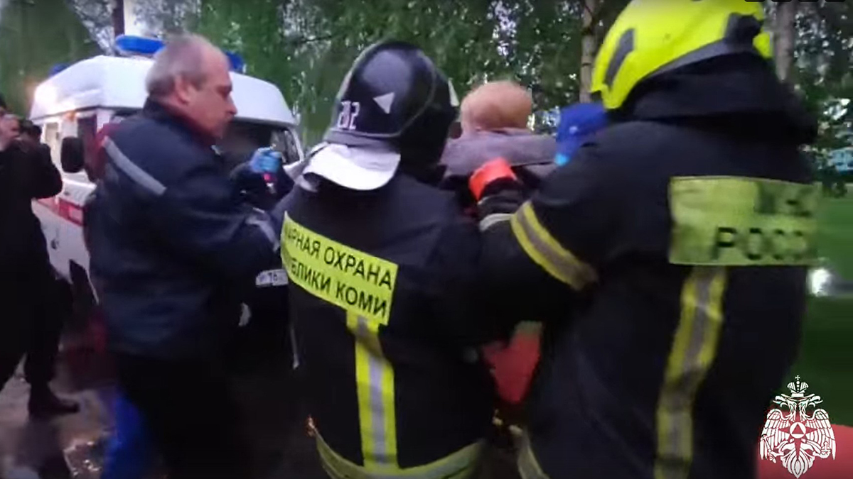 Девочка-подросток госпитализирована в тяжелом состоянии после схода поезда в Коми