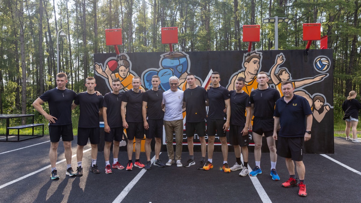 У Музея Победы спортивно отметили День молодежи