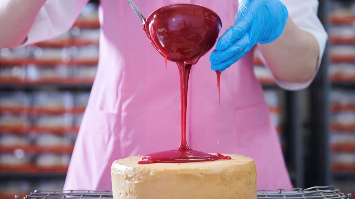 Столичные фабрики ежедневно выпекают более 39,7 тонны тортов и пирожных