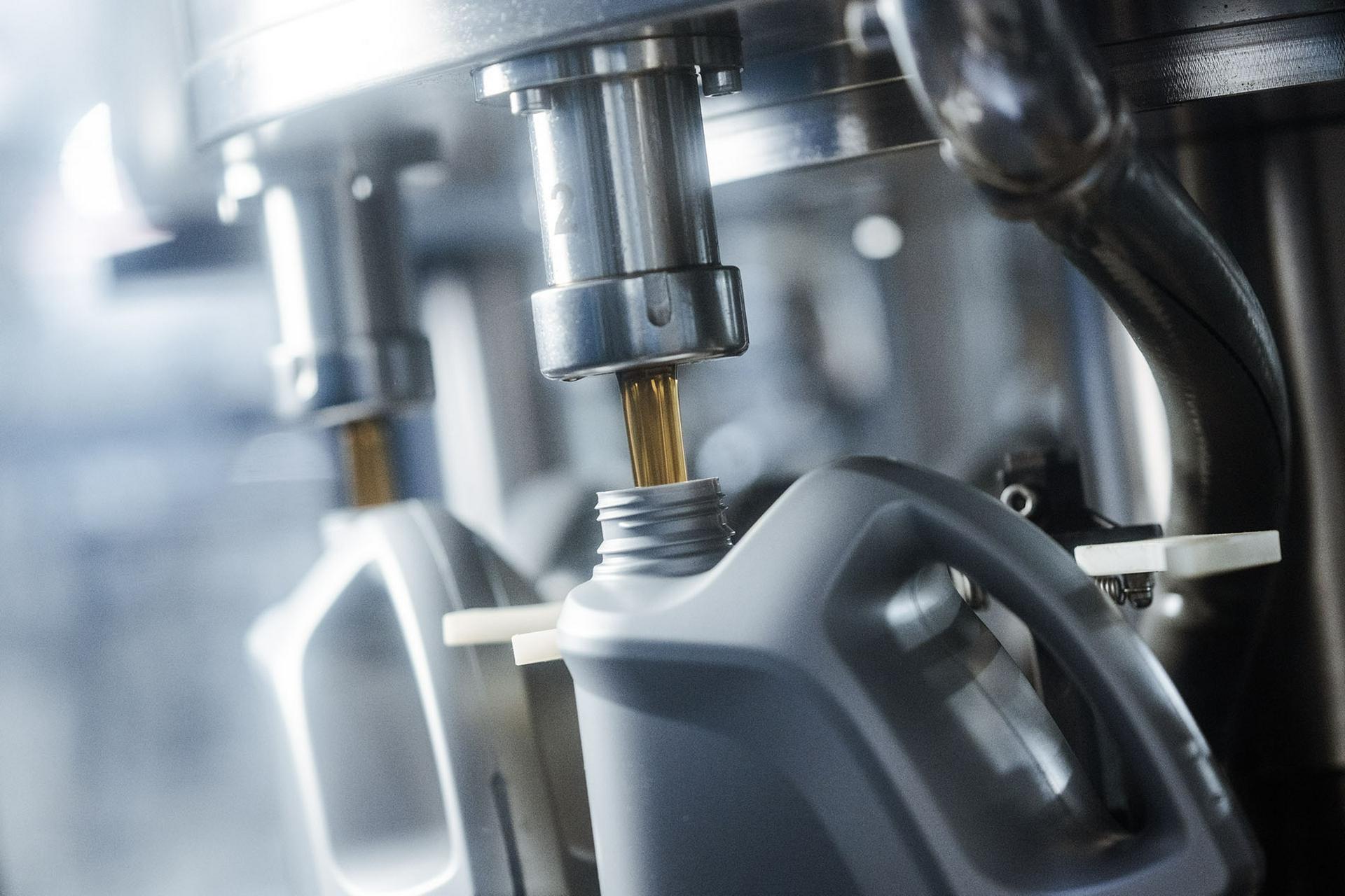 Подмосковные моторные масла будут поставлять в Иркутскую область