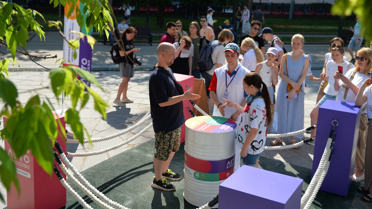 В столице определены 10 финалистов чемпионата по игре «Камень, ножницы, бумага»