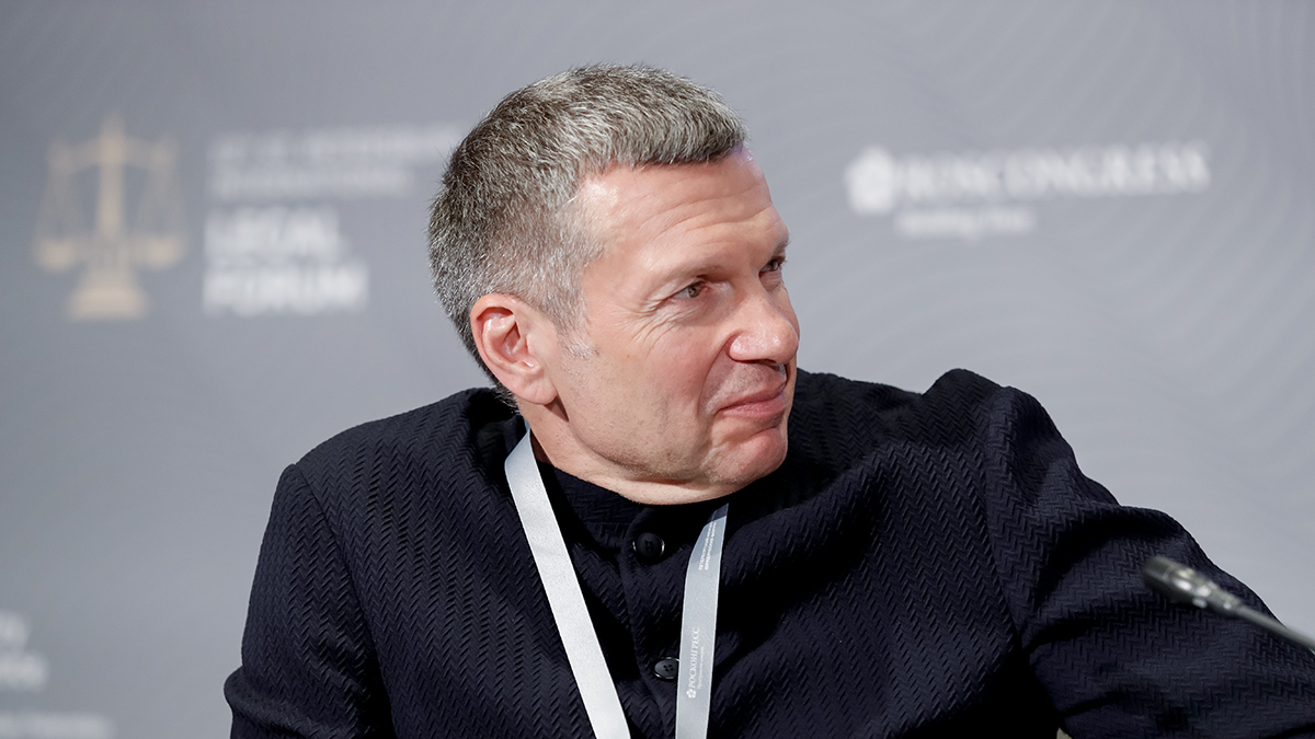 Телеведущий Соловьев отметил рост числа молодых людей среди контрактников