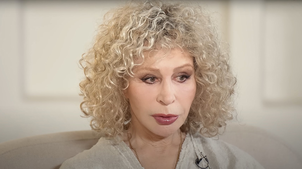 «Рыдал, в обморок упал, рвало»: Татьяна Васильева — об обманутом мошенниками внуке