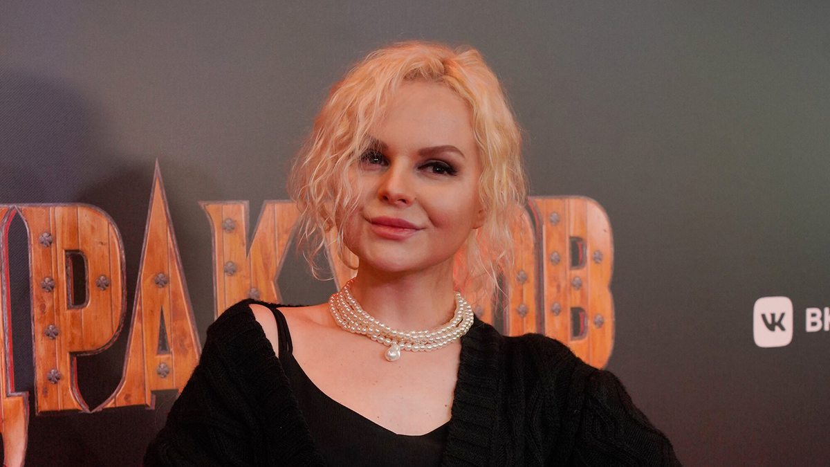 «Вопрос, кто кого поглотит»: Вокс отреагировала на дуэт Шнурова и Инстасамки