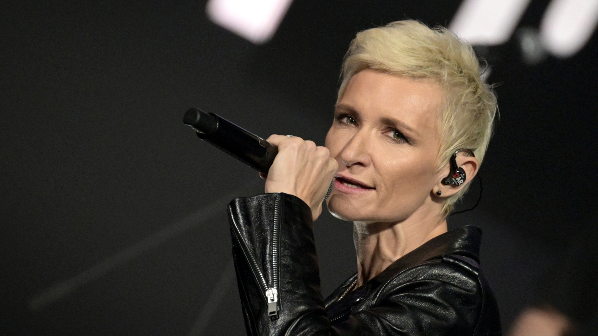 «Неожиданность»: Диана Арбенина сообщила о смерти отца своих детей 