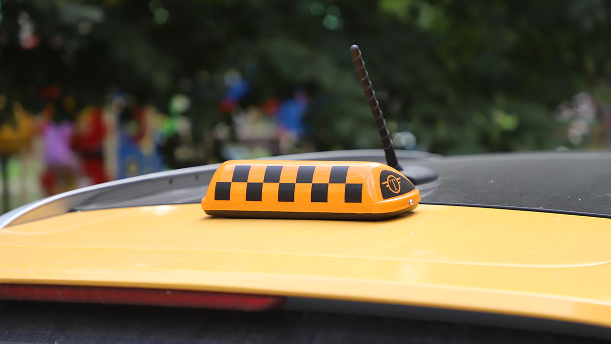 «Коллапс на рынке»: в Госдуме призвали перенести сроки по локализации такси