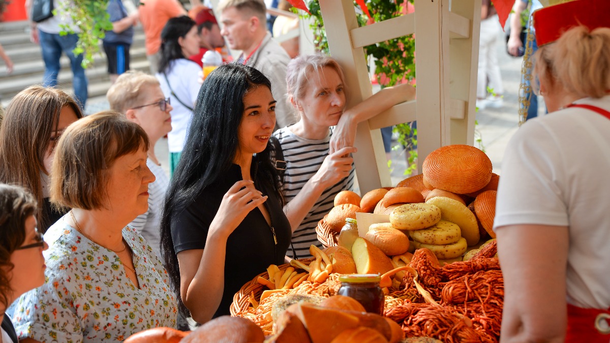 Продукция из 70 регионов страны представлена на фестивале «Вкусы России»