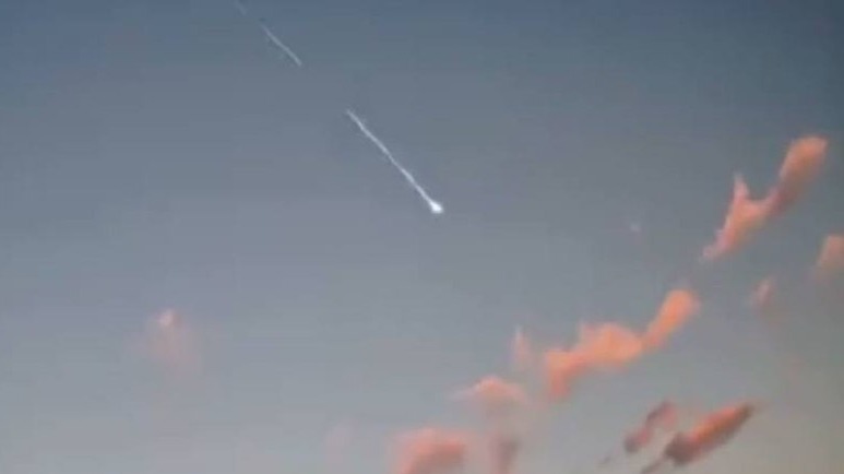 Падающий метеорит увидели жители Стамбула и других городов Турции