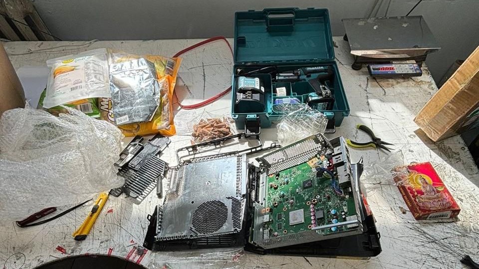 Игровую приставку с марихуаной нашли в Шереметьеве в посылке из Таиланда