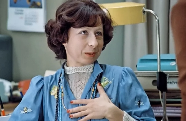 Зрители нашли новый киноляп в фильме «Служебный роман»