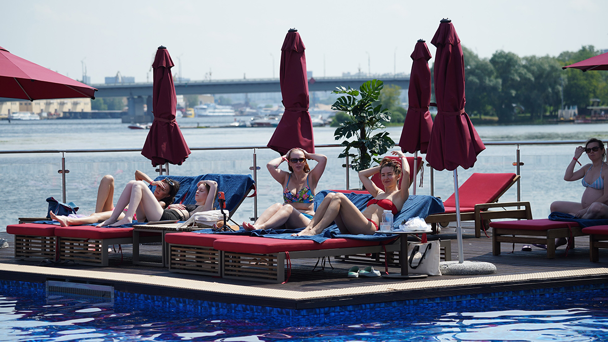 В Госдуме предложили ввести запрет на продажу алкоголя вблизи пляжей