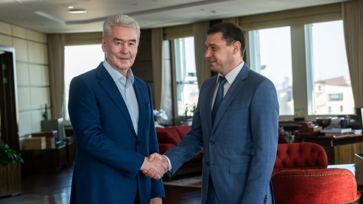 Собянин обсудил с депутатом Госдумы Евгением Первышовым программу «Время героев»