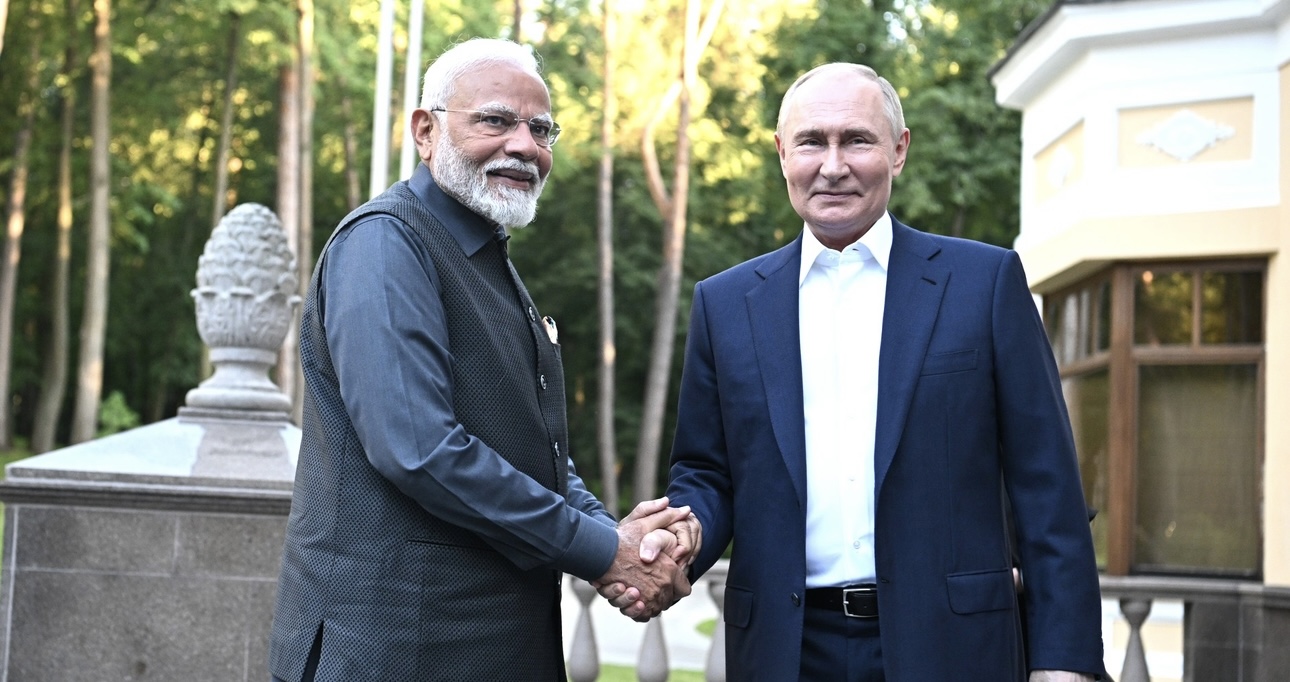 Путин и Моди приехали на ВДНХ, где осмотрят павильон «Атом»