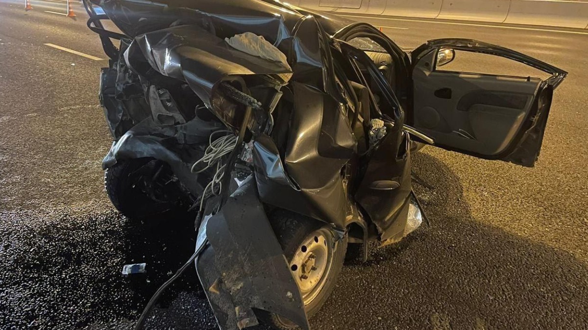 Сдававший назад на МКАД водитель спровоцировал аварию и погиб
