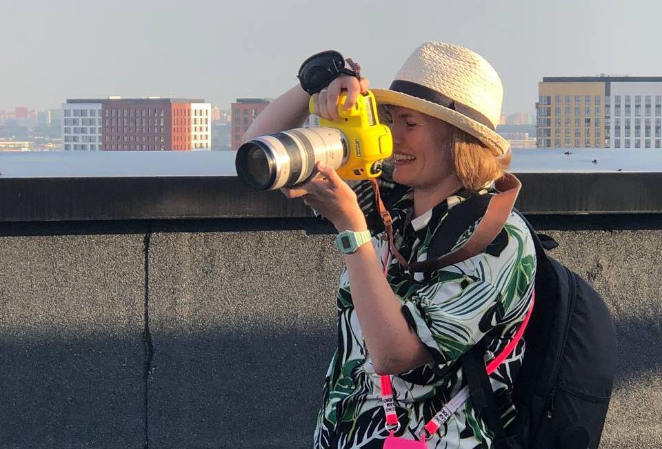 Участники конкурса городской фотографии «Планета Москва» посетили новый дом по программе реновации в Можайском районе