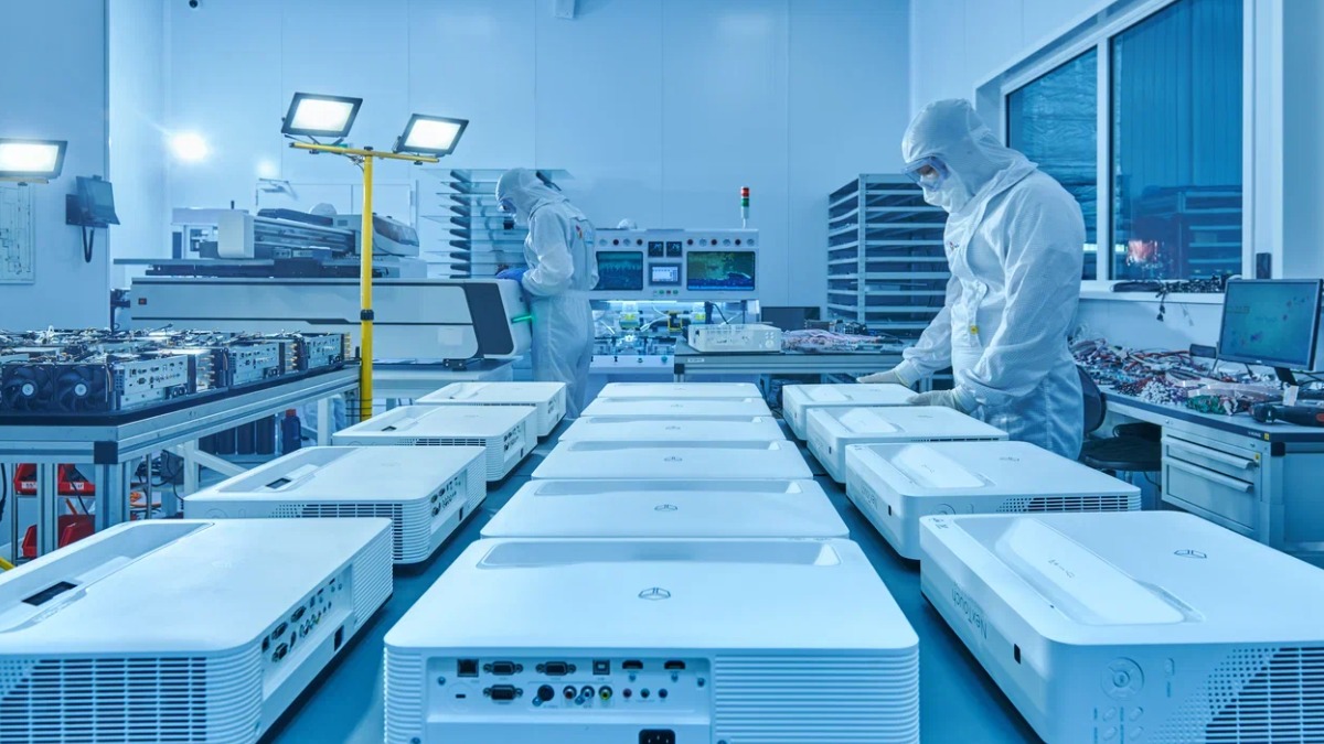 Интерактивные панели и медицинское оборудование: Москва поддержит высокотехнологичных производителей