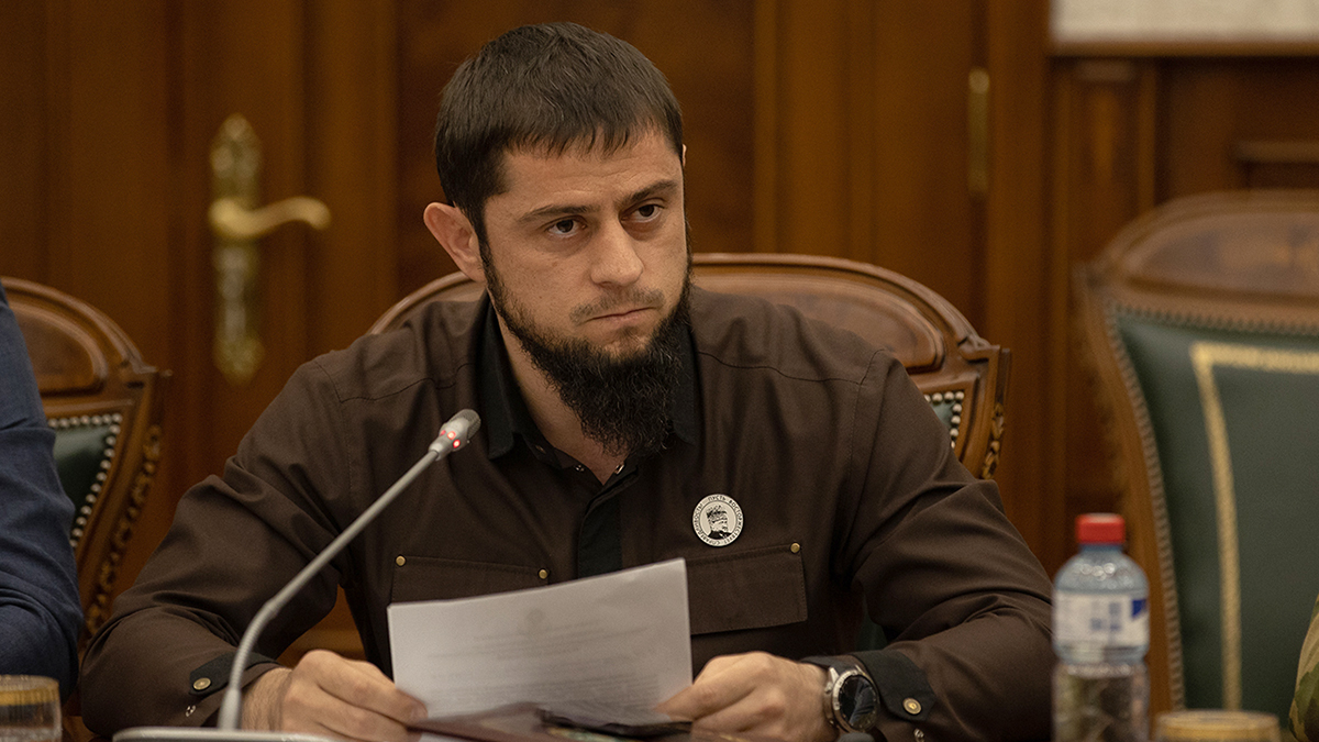 Зеленский ввел санкции против министра Чечни Дудаева и экс-депутата Мосийчука