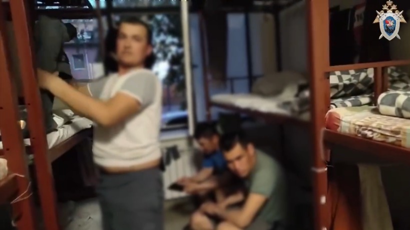 Двое мужчин изнасиловали спящих девушек в квартире на проспекте Мира