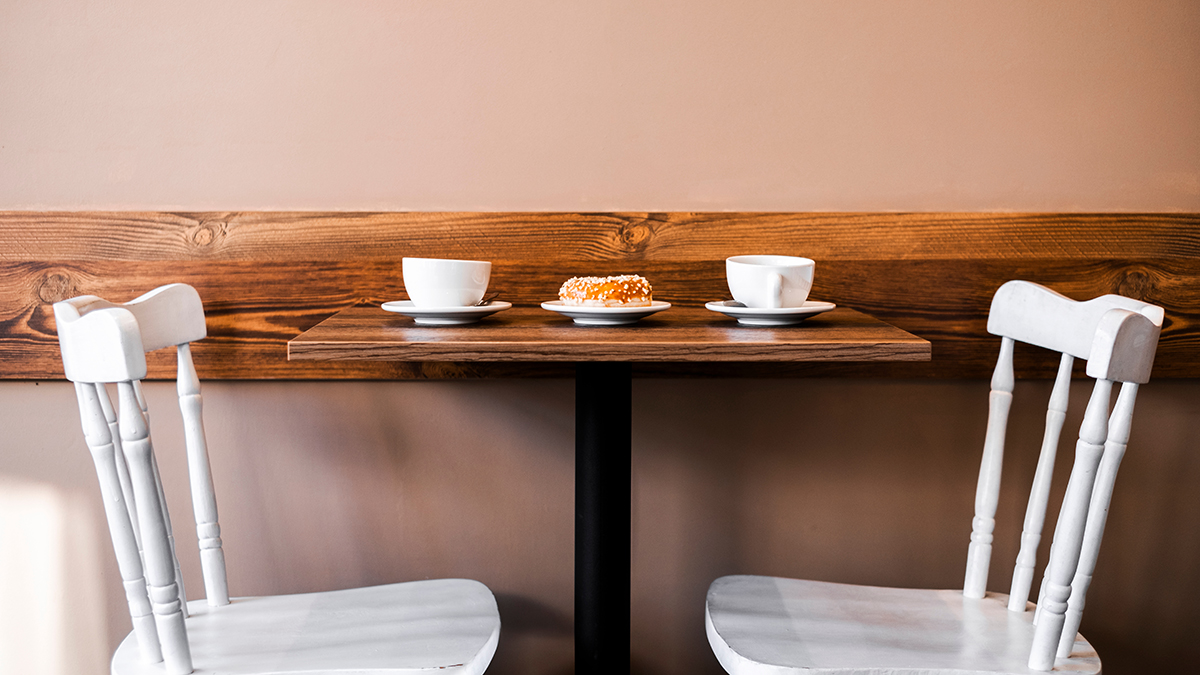 Работу двух кафе в центре Москвы приостановили из-за нарушений санитарных норм