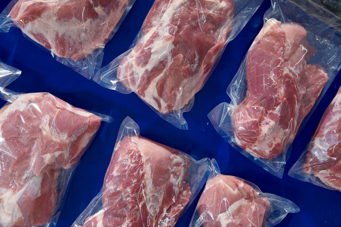 Ежегодно свыше 278 тысяч тонн копченых и вареных колбас производят столичные фабрики