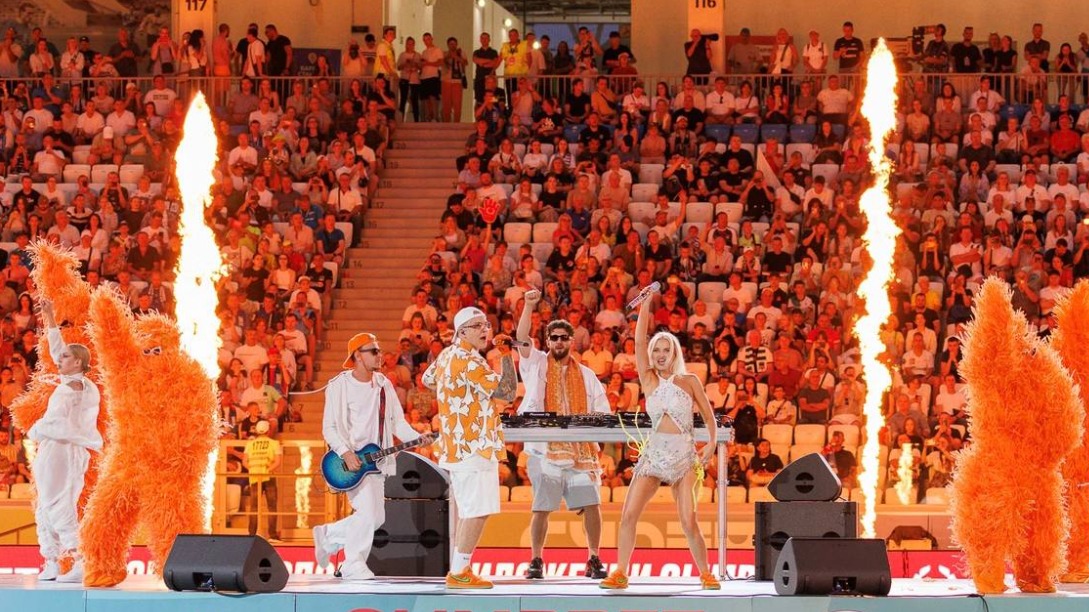 Российские звезды выступили на открытии футбольных матчей