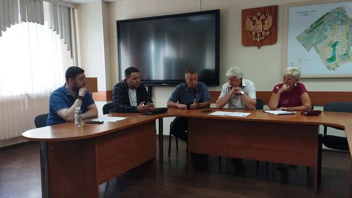 Депутат МГД Перфилова разбирается с затоплением столичного ЖК