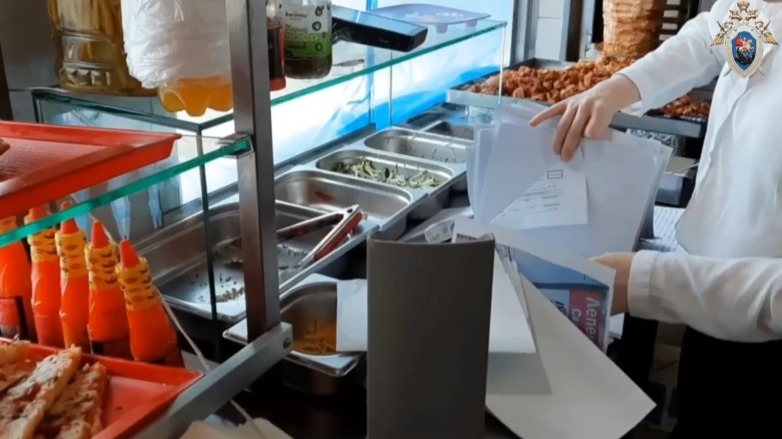 Шаурма с сальмонеллой: что известно об отравлении 17 постояльцев московского хостела