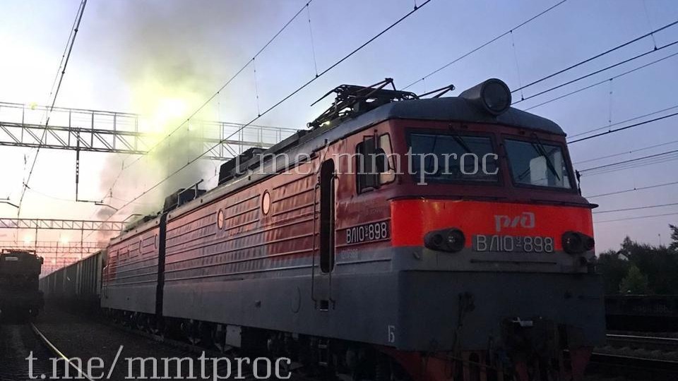 Неизвестные подожгли кабину электровоза в Одинцове