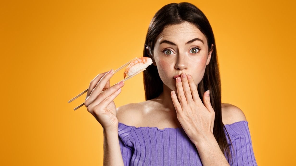 В абсолютном большинстве роллов, согласно проверкам «Роскачества», превышено число микроорганизмов