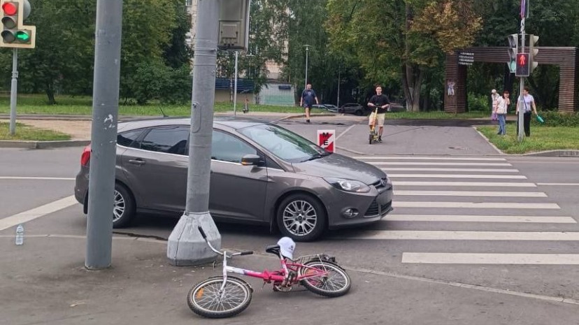 Автомобиль сбил двухлетнего мальчика на самокате в Бутове
