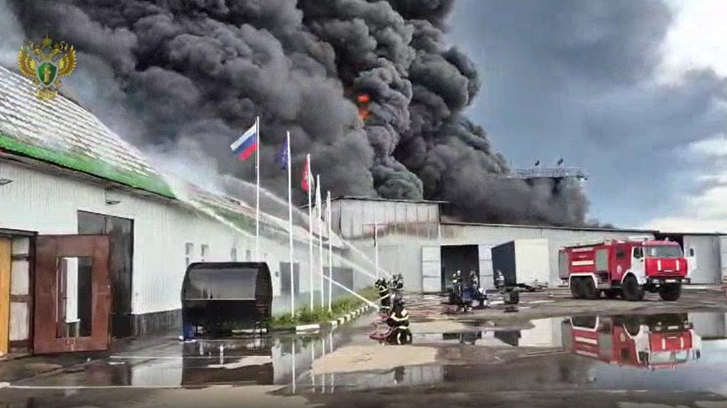 Тушение пожара на территории промышленного предприятия в Талдомском городском округе