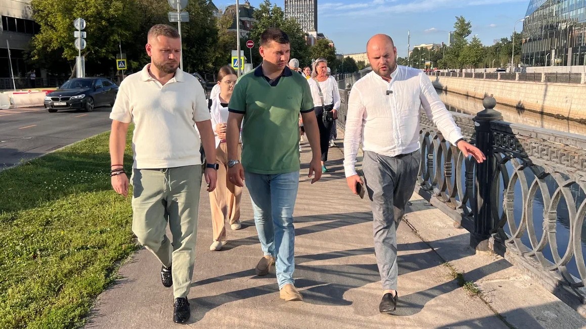 Спасатель Максим Джетыгенов посетил место проведения работ по благоустройству набережных Яузы
