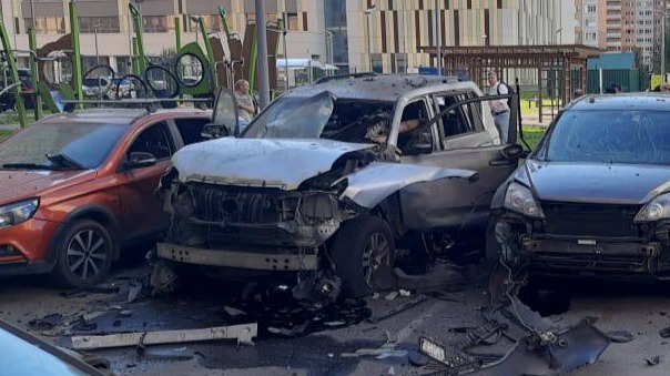 Уголовное дело возбудили по факту взрыва автомобиля на Синявинской улице