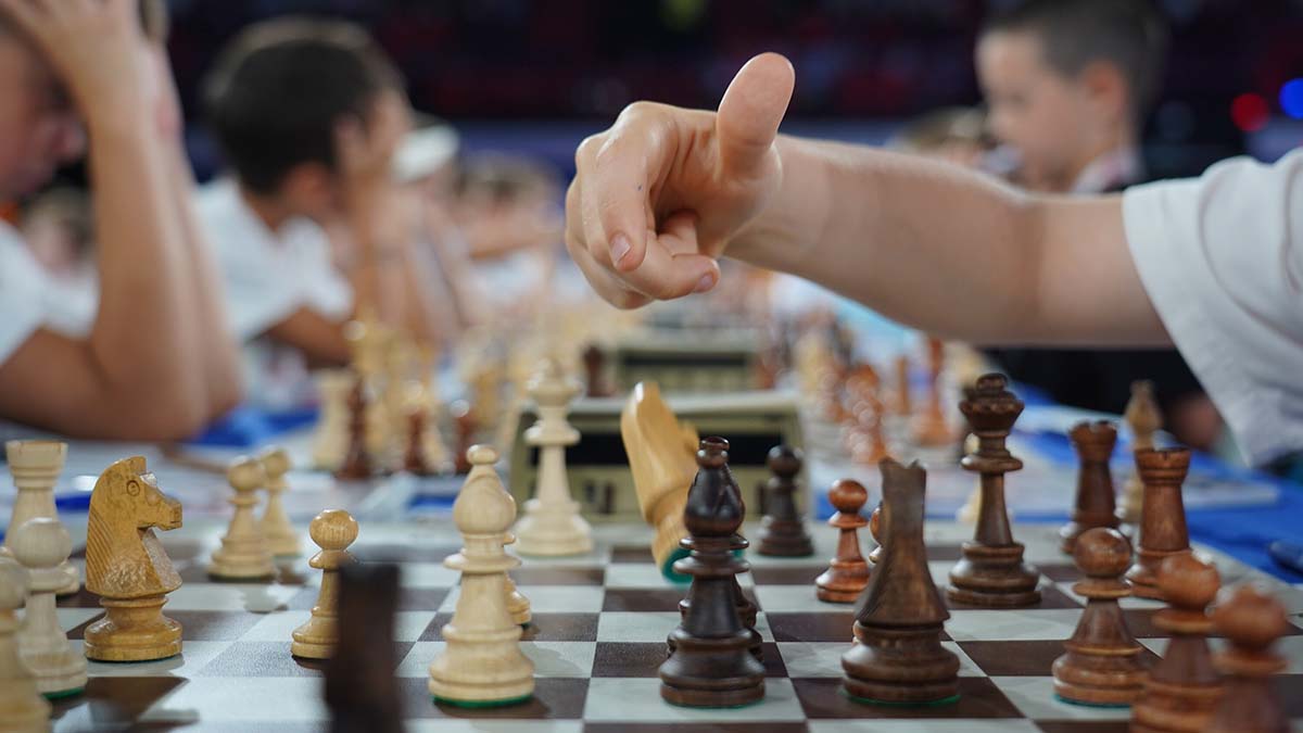 Украина попросила МОК не допускать российских детей до шахматных турниров