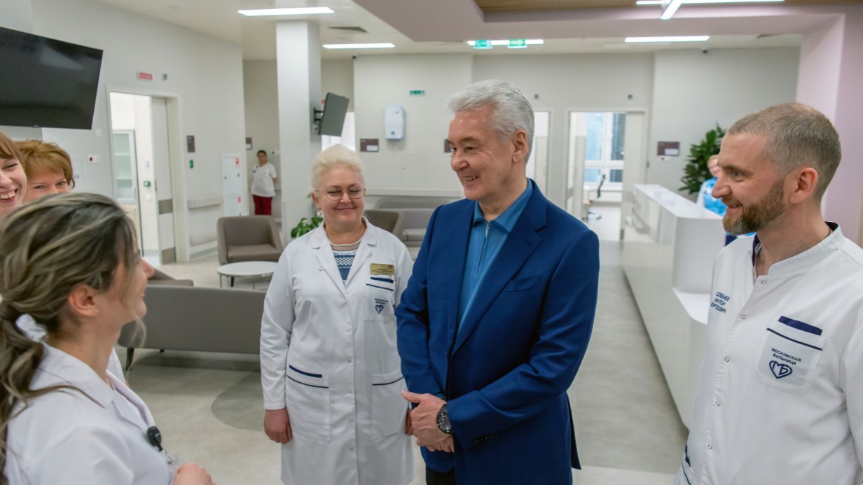 Мэр Москвы Сергей Собянин открыл новый центр женского здоровья и неонатальный центр. Новации внедряют во всех медучреждениях города