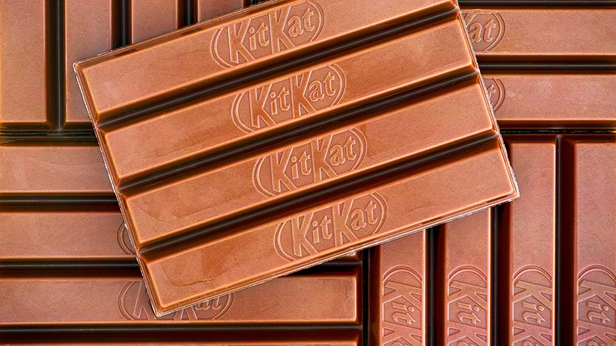 Грузовик с 12 тоннами батончиков KitKat похитили в Европе перед Пасхой