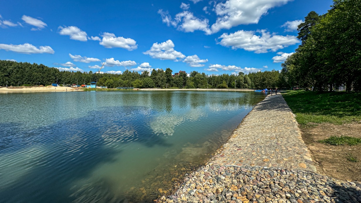 Школьное озеро