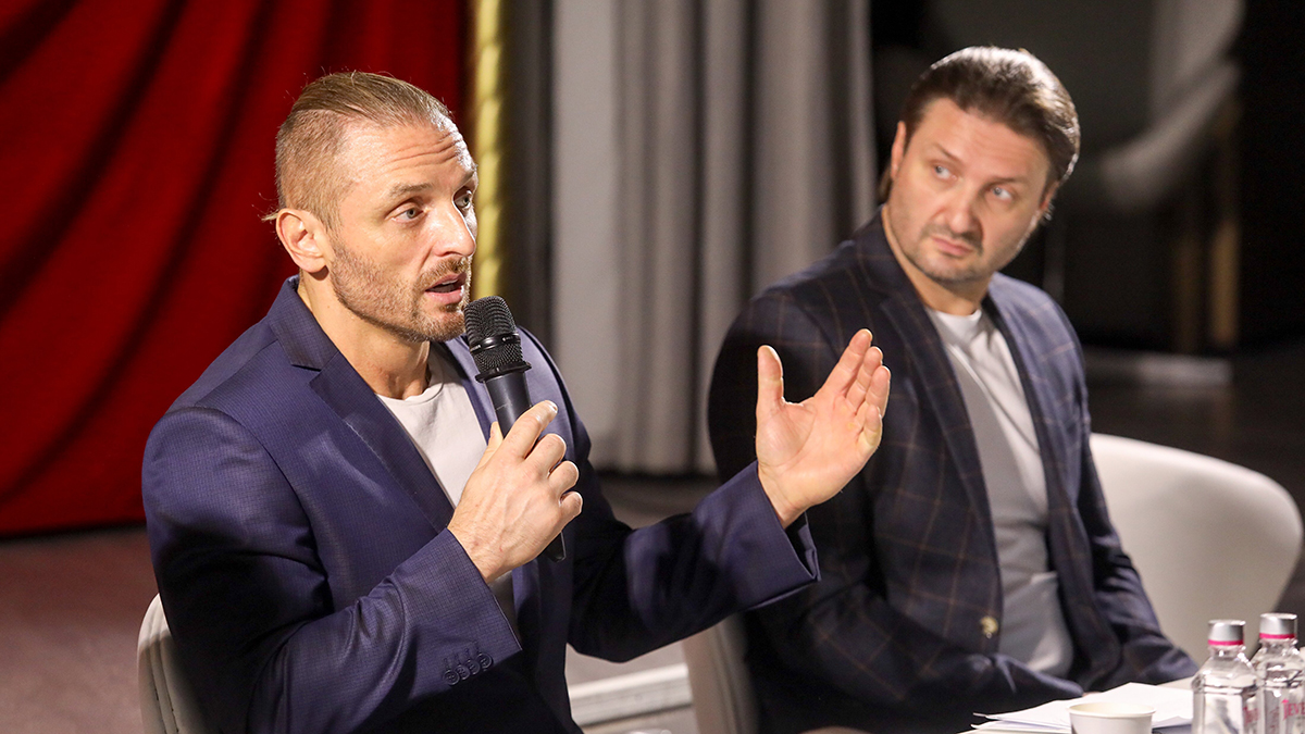 Братья Запашные проголосовали на выборах в МГД с помощью электронных терминалов