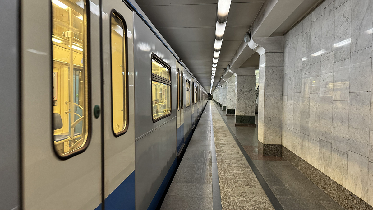 Дептранс Москвы рекомендовал выбирать городской транспорт в снегопад