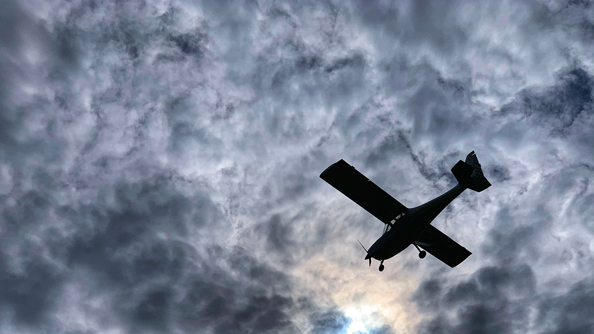 «Я цел»: пилот самолета Cessna, который потерпел крушение, написал маме сообщение