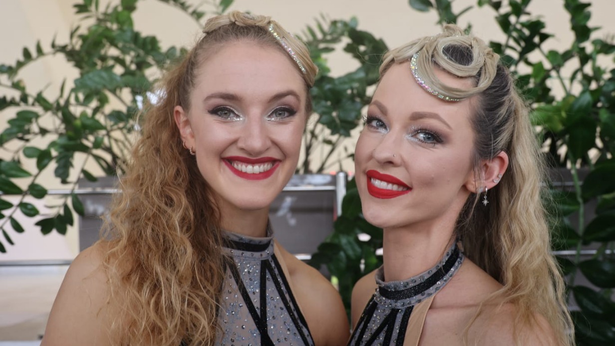 Гимнастки Ванесса Свикхорст и Элла Сторм познакомились в сети